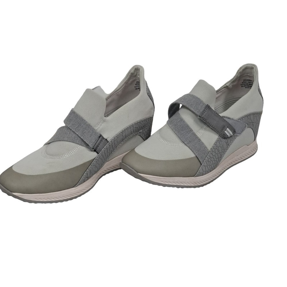 Baretraps Johanna platform sneakers size 9